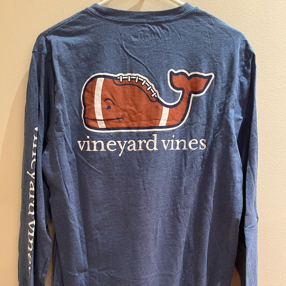 Vineyard Vines Football- long sleeve Mens - M
